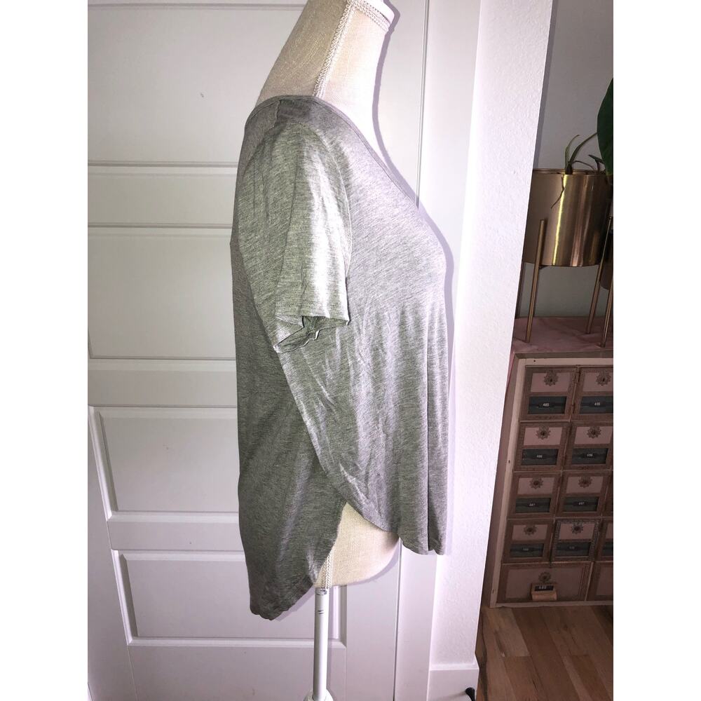 Chaser Grey Tulip Side Scoop Neck Tee -M - Picture 2 of 4